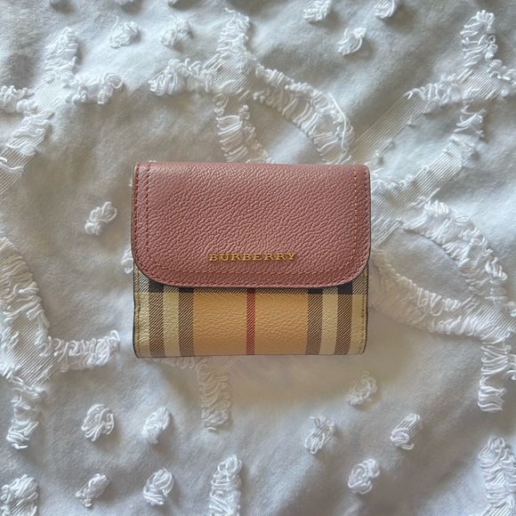 Authentic Burberry wallet - Picture 1 of 5